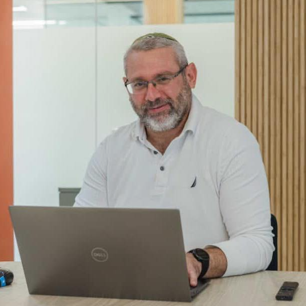 ארי לנגר